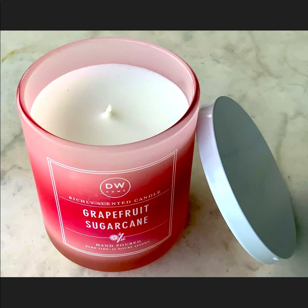 DW HOME GRAPEFRUIT SUGARCANE CANDLE RICHLY SCENTED